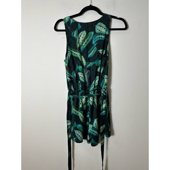 Adelyn Rae Green Leaf Pattern Satin Belted Romper Sz XS - Picture 4 of 4